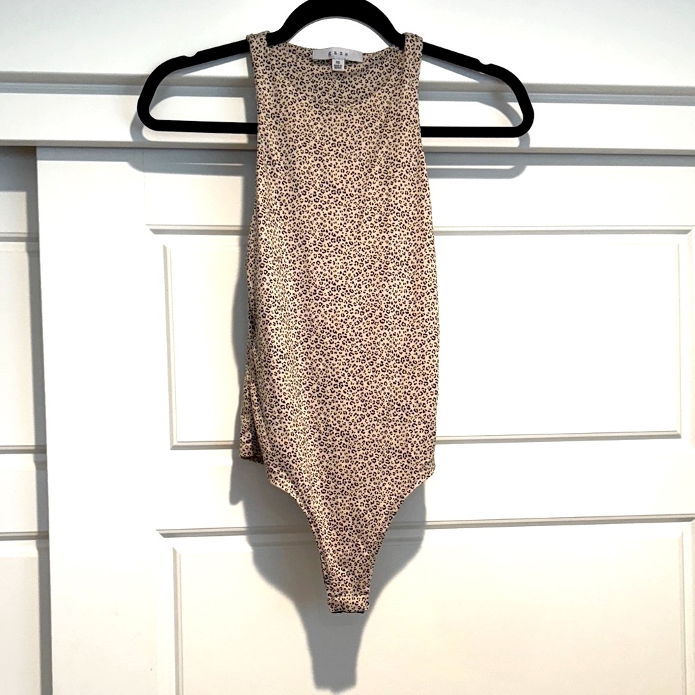 5/$25 Gaze Leopard Print Sleeveless Bodysuit